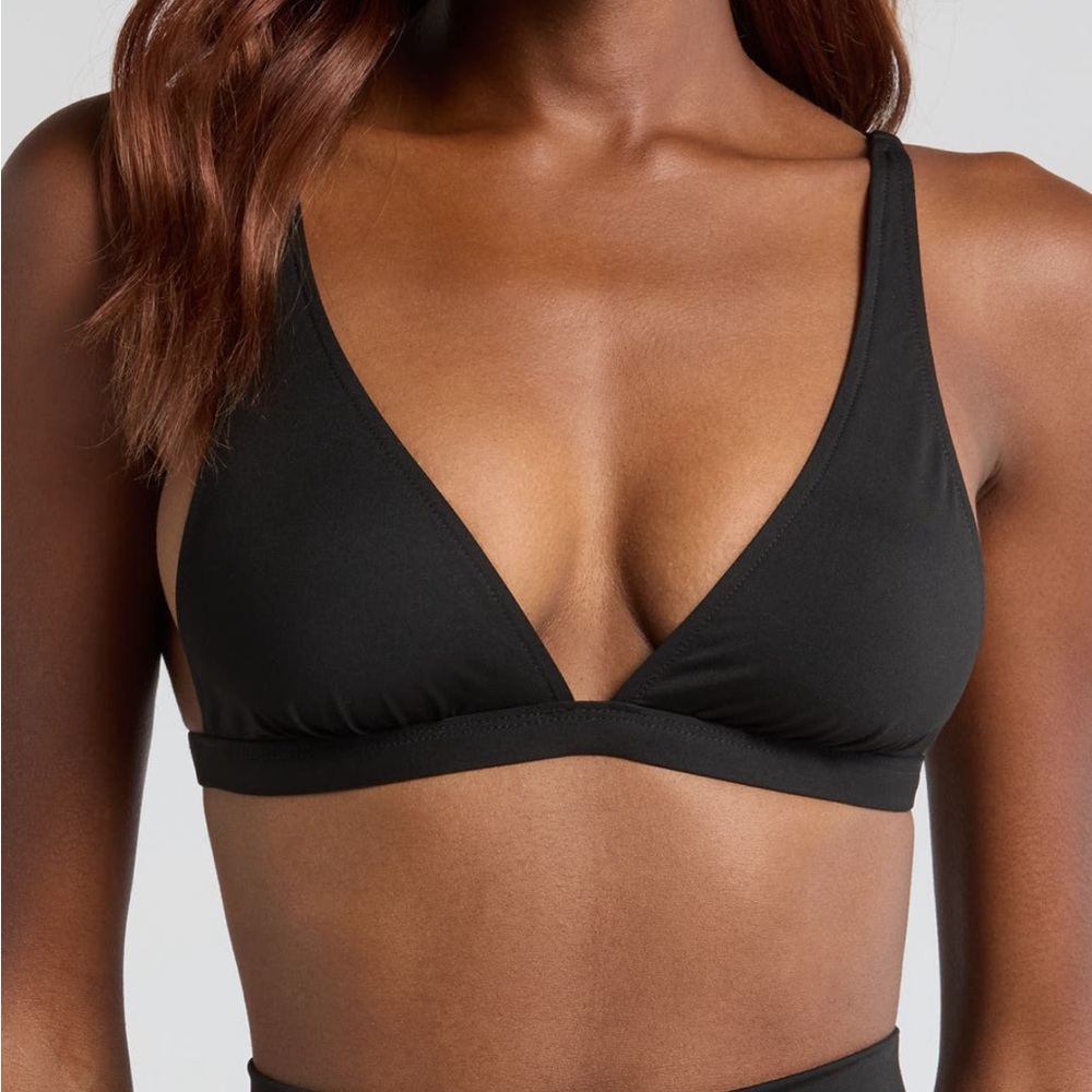 Bondi Born NEW Size M Aurelie Bikini Top